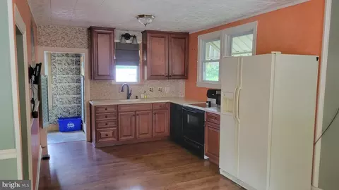 Entry Way - 8 E Main St, Windsor, PA 17366 photo 1 of 6