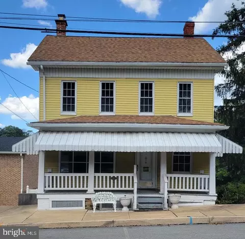 8 E Main St, Windsor, PA 17366