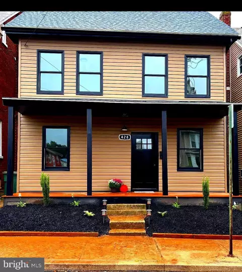 428 W Main St, Dallastown, PA 17313