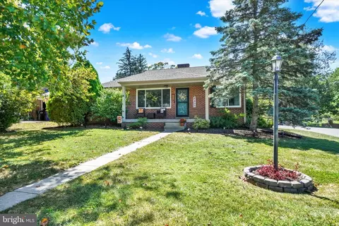 2050 Sycamore Rd, York, PA 17408