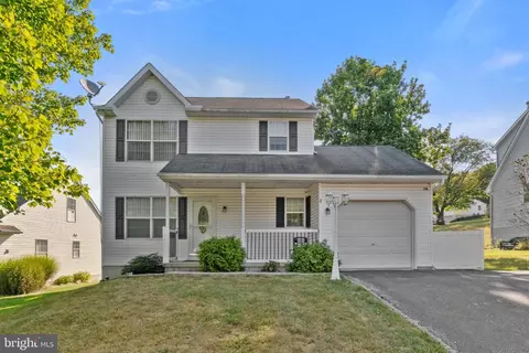 732 Blossom Hill Ln, Dallastown, PA 17313