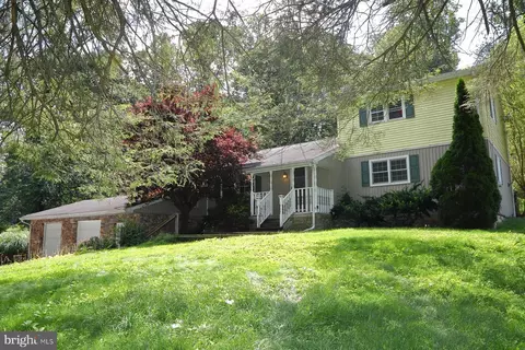 2858 Glen Allen School Rd, Felton, PA 17322