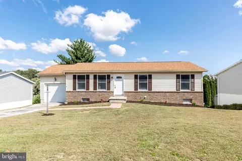 30 Allen Dr, Hanover, PA 17331
