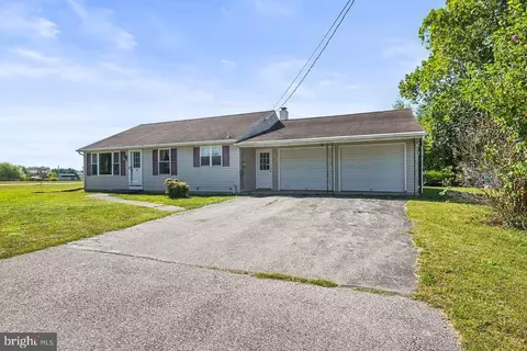 400 Fairview Dr, Hanover, PA 17331