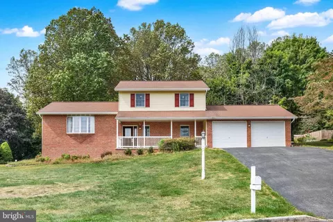 483 San Remo Pl, Lewisberry, PA 17339