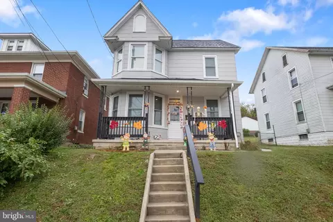 110 Manchester St, Glen Rock, PA 17327