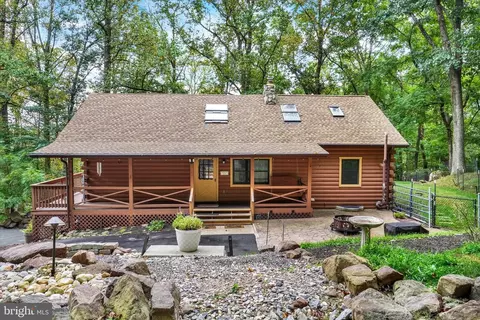 1111 Cherry Orchard Rd, Dover, PA 17315