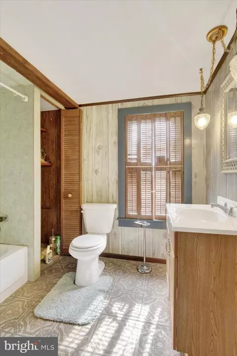 Bath - 2040 Windsor Rd, Windsor, PA 17366 photo 2 of 2