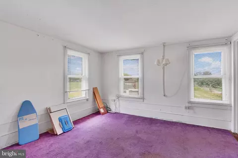 Bedroom - 2040 Windsor Rd, Windsor, PA 17366 photo 2 of 2