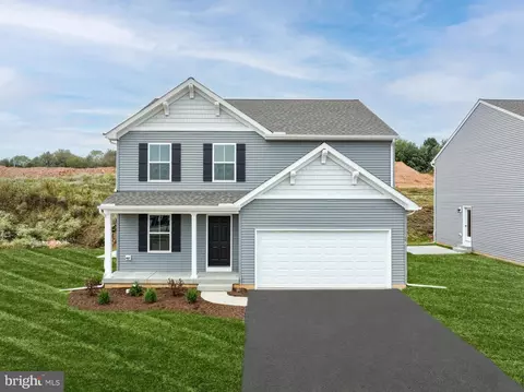 307 Boxwood Dr, Windsor, PA 17366