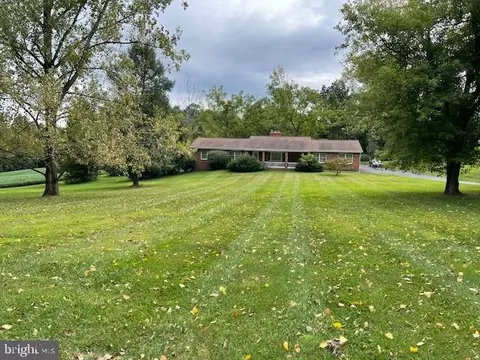 13503 Fishel Rd, Felton, PA 17322