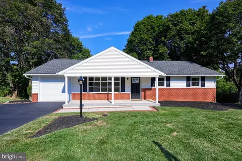 140 Lindy Rd, Seven Valleys, PA 17360