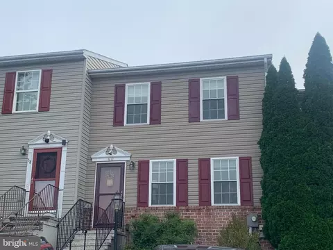 60 Red Barberry Dr, Etters, PA 17319
