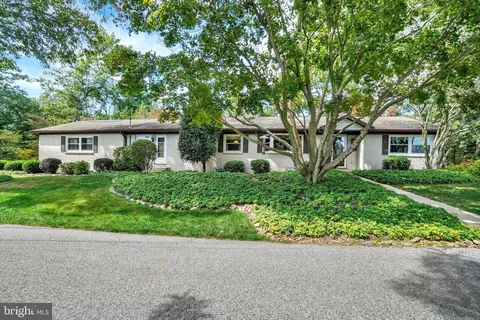122 Hayward Hts, Glen Rock, PA 17327