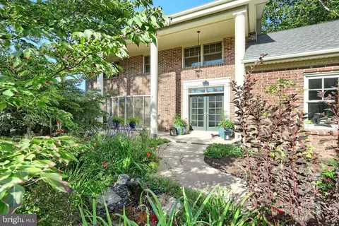1305 Detwiler Dr, York, PA 17404