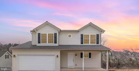 375 Barclay Dr, Red Lion, PA 17356
