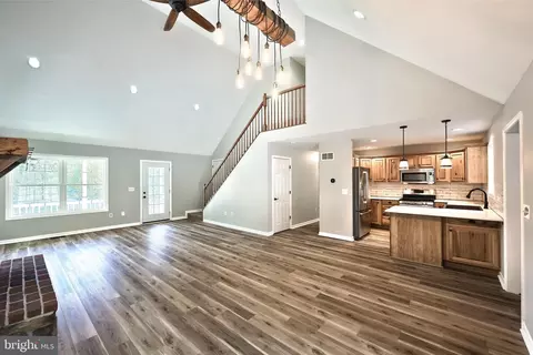 Living - 8015 Gnatstown Rd, Hanover, PA 17331 photo 4 of 7