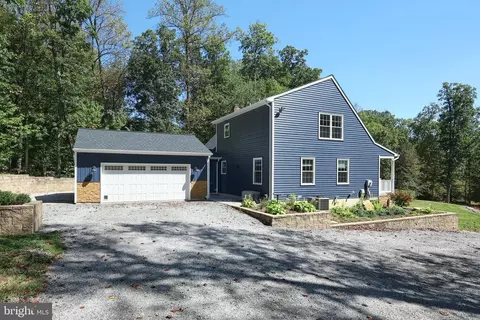 Exterior - 8015 Gnatstown Rd, Hanover, PA 17331 photo 2 of 12