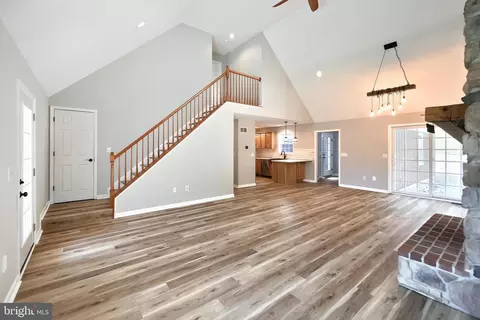 Living - 8015 Gnatstown Rd, Hanover, PA 17331 photo 1 of 7