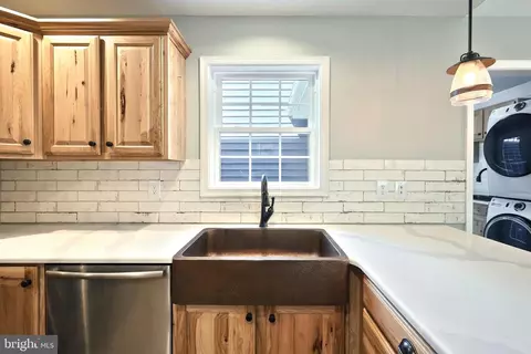 Kitchen - 8015 Gnatstown Rd, Hanover, PA 17331 photo 2 of 3
