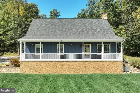 Exterior - 8015 Gnatstown Rd, Hanover, PA 17331 photo 3 of 12