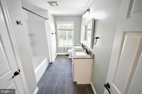Entry Way - 8015 Gnatstown Rd, Hanover, PA 17331 photo 1 of 4