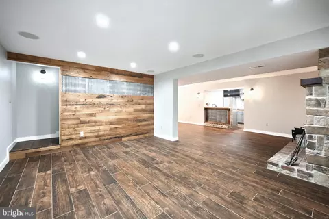 Living - 8015 Gnatstown Rd, Hanover, PA 17331 photo 6 of 7