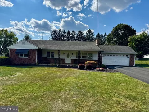 214 S Sunset Dr, Shrewsbury, PA 17361