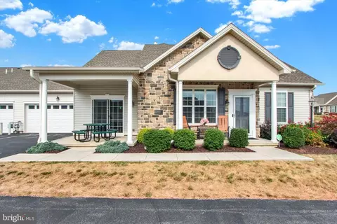 168 Dolomite Dr, York, PA 17408