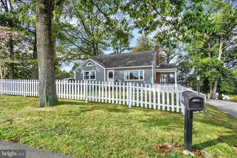 240 S Camp St, Windsor, PA 17366