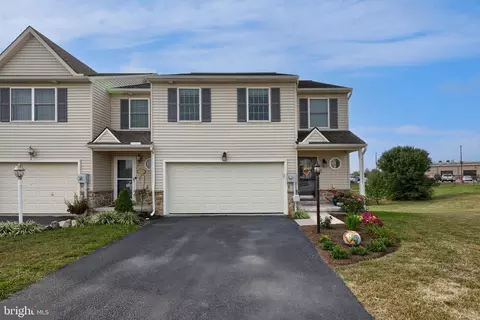 2041 Shaffer Cir, Dover, PA 17315