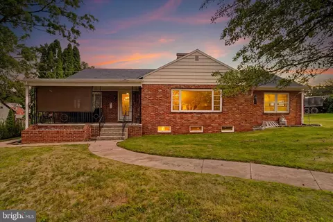 415 N Main St, Red Lion, PA 17356