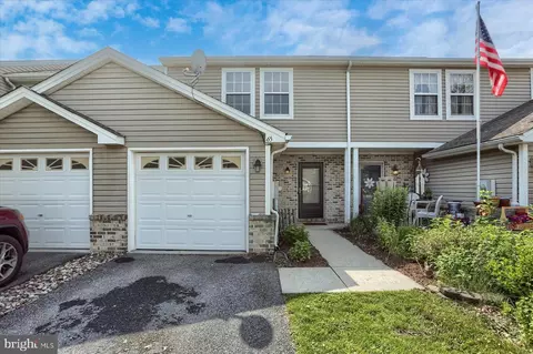 65 Clemens Dr, Dillsburg, PA 17019