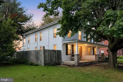 26 S 4th St, Mount Wolf, PA 17347