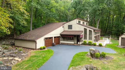 55 Deardorff Dr, Etters, PA 17319