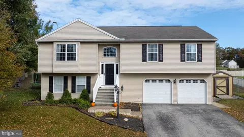 360 Pine Valley Dr, Felton, PA 17322