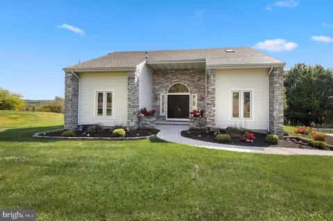 4239 Glenville Rd, Glen Rock, PA 17327