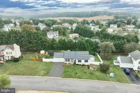 42 Brook Hollow Ave, Felton, PA 17322