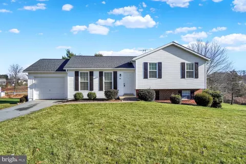 94 Piston Ct, Stewartstown, PA 17363