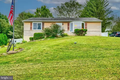 661 S Duke St, Red Lion, PA 17356
