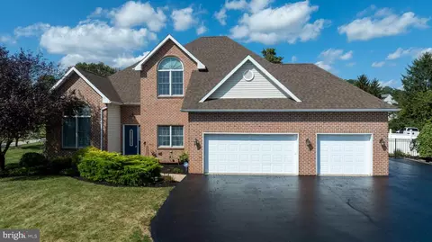 2105 Taxville Rd, York, PA 17408