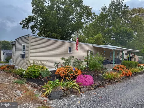 450 Ridge Rd #7, Etters, PA 17319