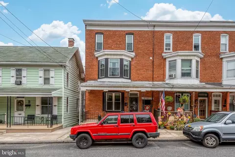 122 S Pleasant Ave, Dallastown, PA 17313