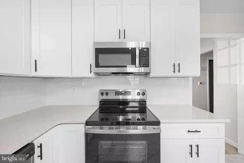Kitchen - 875 E Walnut St, Hanover, PA 17331 photo 3 of 4