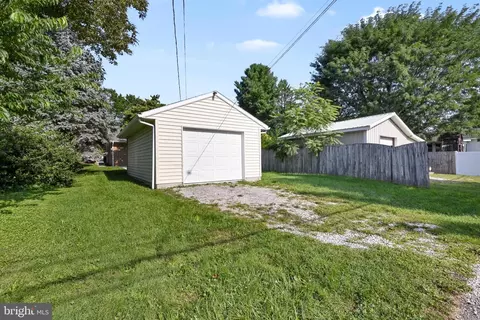 Exterior - 875 E Walnut St, Hanover, PA 17331 photo 8 of 8