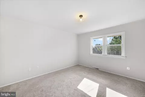 Bedroom - 875 E Walnut St, Hanover, PA 17331 photo 7 of 8