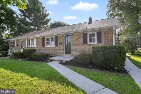 Exterior - 875 E Walnut St, Hanover, PA 17331 photo 3 of 8