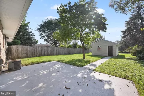 Exterior - 875 E Walnut St, Hanover, PA 17331 photo 4 of 8