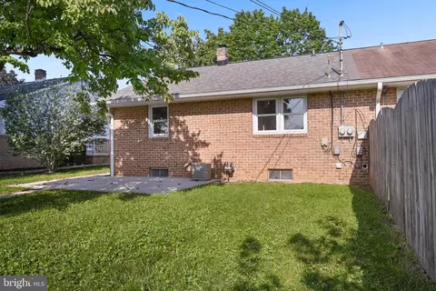 Exterior - 875 E Walnut St, Hanover, PA 17331 photo 6 of 8
