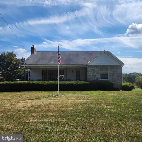 1030 E Canal Rd, Dover, PA 17315